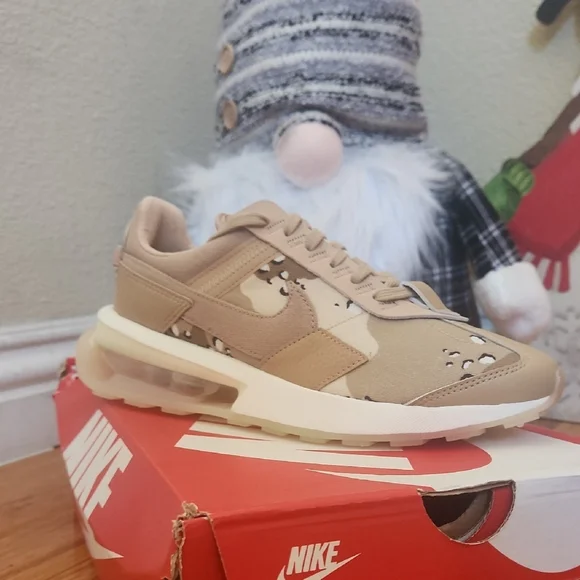 Nike Air Max Pre-Day SE Tan and Cream Sneakers - Picture 2 of 2